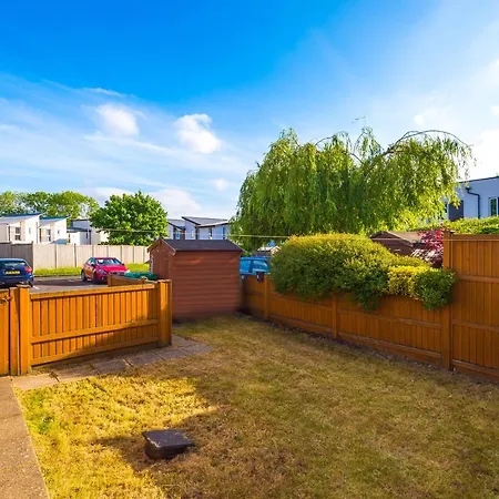 3 Bedroom Hosted By Mcr Dens Holiday home *