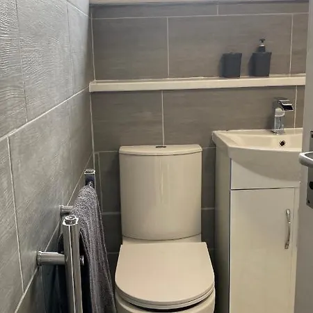 Bv Luxury Spacious 3 Bedroom House At Isaac Close Holiday home *