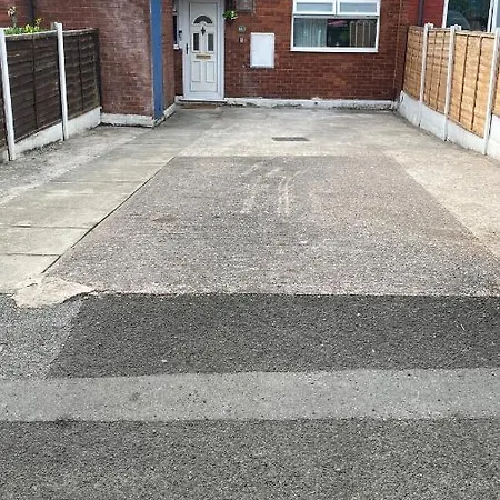 Bv Luxury Spacious 3 Bedroom House At Isaac Close Semesterbostad Manchester