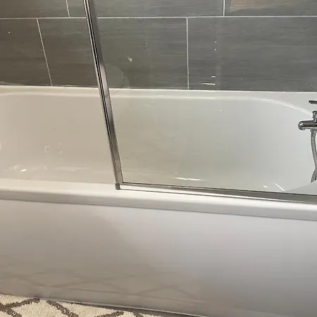 Semesterbostad Bv Luxury Spacious 3 Bedroom House At Isaac Close *