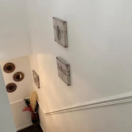 Bv Luxury Spacious 3 Bedroom House At Isaac Close