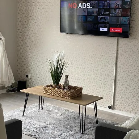 Bv Luxury Spacious 3 Bedroom House At Isaac Close Holiday home