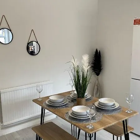 Bv Luxury Spacious 3 Bedroom House At Isaac Close Holiday home
