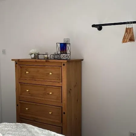 Bv Luxury Spacious 3 Bedroom House At Isaac Close Manchester