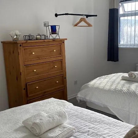 Semesterbostad Bv Luxury Spacious 3 Bedroom House At Isaac Close Manchester