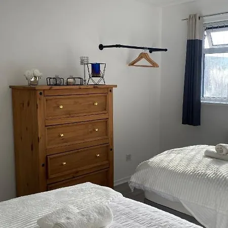 Bv Luxury Spacious 3 Bedroom House At Isaac Close Manchester