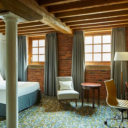 Marriott Victoria & 4*