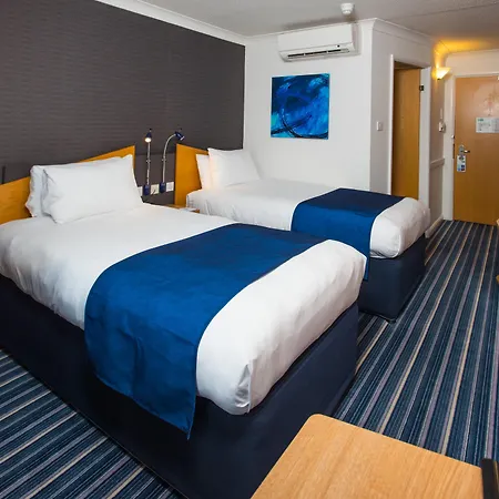 Express East By Ihg Отель 3*