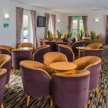 Express East By Ihg Отель Манчестер
