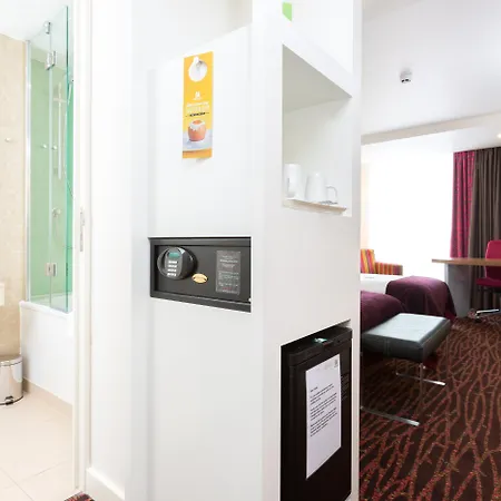 Hotel Manchester-mediacityuk By Ihg 4*