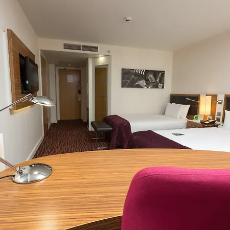 Manchester-mediacityuk By Ihg מלון סלפורד
