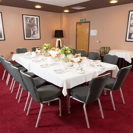 Manchester-mediacityuk By Ihg מלון סלפורד