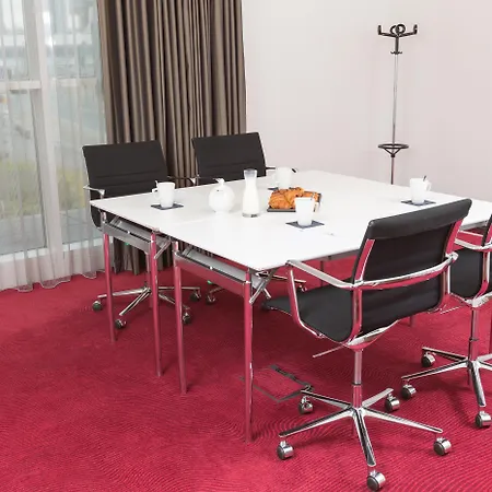Hotel Manchester-mediacityuk By Ihg 4*