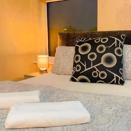 Old Trafford Apartment Manchester