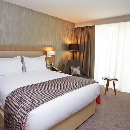 홀리데이 인 - 시티 센터 4*