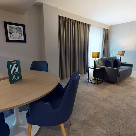 - Centre By Ihg 4* Manchester