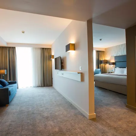 - Centre By Ihg Otel 4*