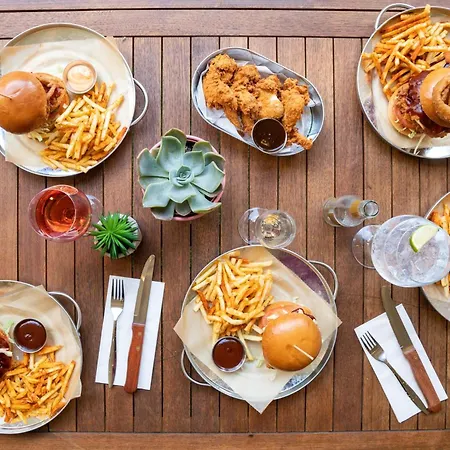 - Centre By Ihg 4* Manchester