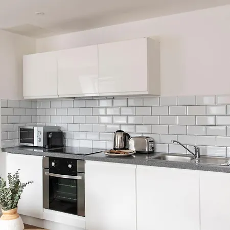 Cove Minshull Street