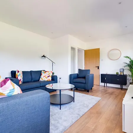 Pass The Keys Lovely 3 Bedroom Golf Club And Parking Holiday home *