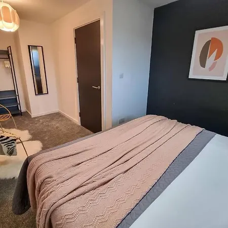 شقة Couples Retreat / Workers Paradise + Free Parking *