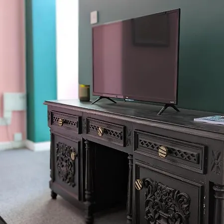 The Hive At 205 * Manchester