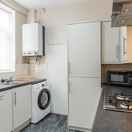 Jetson House - Luxury 4-bed With King Size Bedroom Near Etihad Manchester