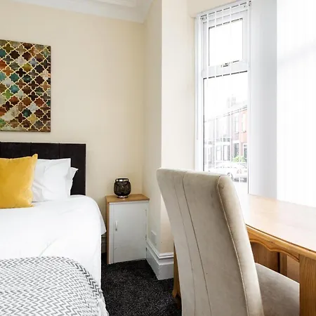 Jetson House - Luxury 4-bed With King Size Bedroom Near Etihad Feriehus Manchester
