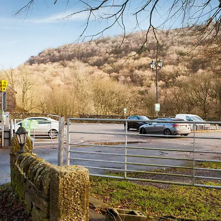 Oyo Ladybower 3*