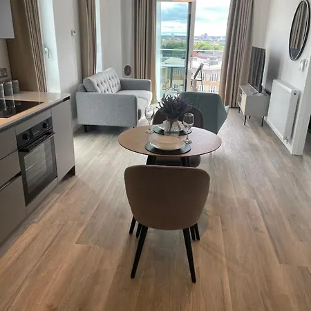 Free Parking 1 Bed Luxury Apartment, King Size Bed * Manchester
