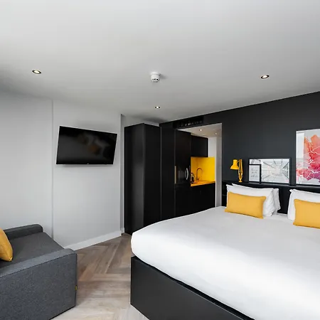 Staycity Northern Quarter Apartahotel 4*