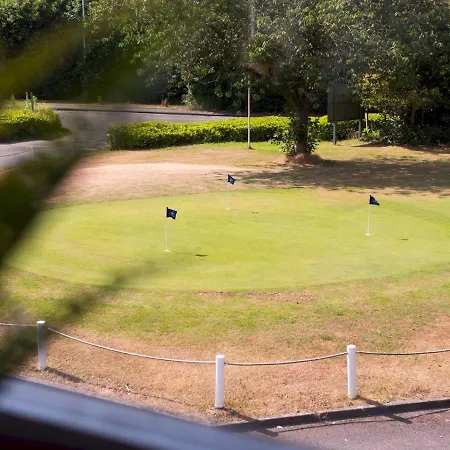 Pass The Keys Lovely 3 Bedroom Golf Club And Parking *