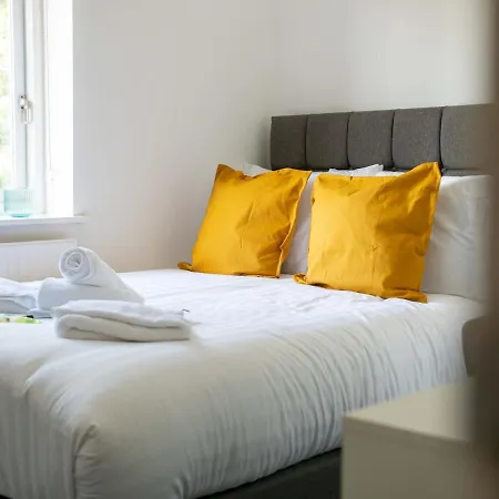 Pass The Keys Lovely 3 Bedroom Golf Club And Parking