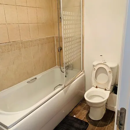 4 Bedroom House Near Centre