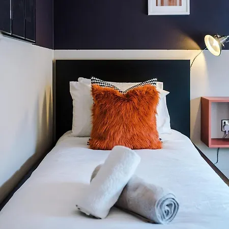Holiday home Four Bedroom Urban Hosted By Mcr Dens Manchester