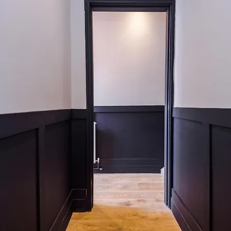 Four Bedroom Urban Hosted By Mcr Dens * Manchester