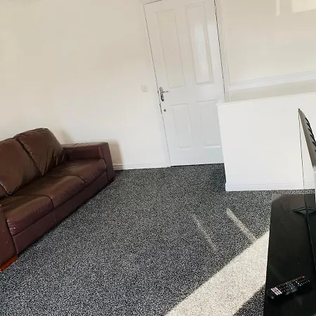 Holiday home 4 Bedroom House Near Centre