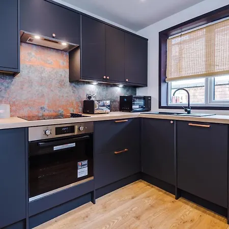 Holiday home Four Bedroom Urban Hosted By Mcr Dens
