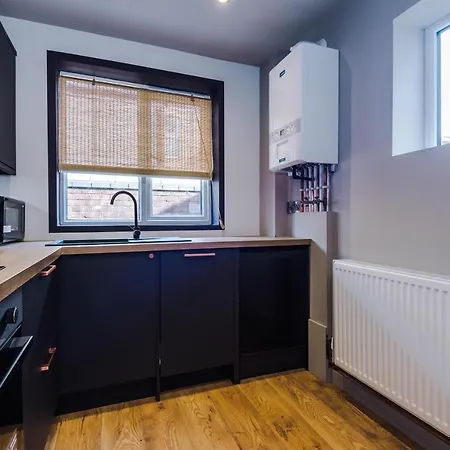 Holiday home Four Bedroom Urban Hosted By Mcr Dens