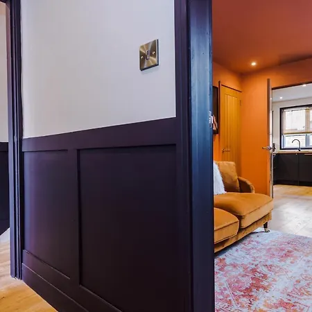 Holiday home Four Bedroom Urban Hosted By Mcr Dens Manchester