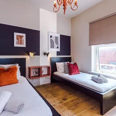 Holiday home Four Bedroom Urban Hosted By Mcr Dens Manchester