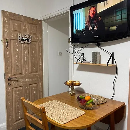 Private Studio Flat Great Location In