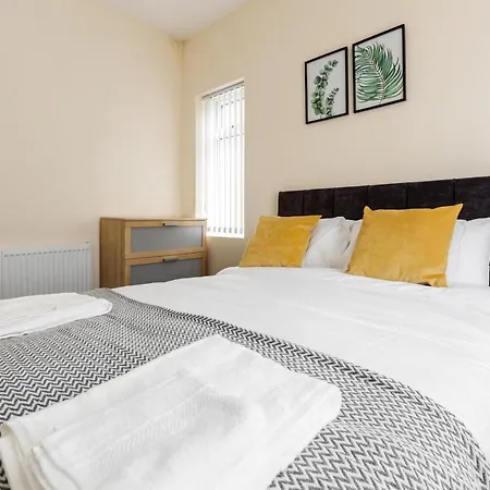 Jetson House - Luxury 4-bed With King Size Bedroom Near Etihad * Manchester