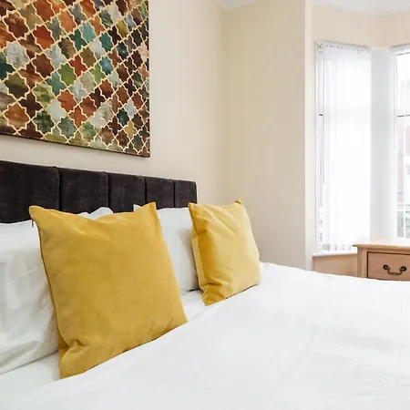 Feriehus Jetson House - Luxury 4-bed With King Size Bedroom Near Etihad