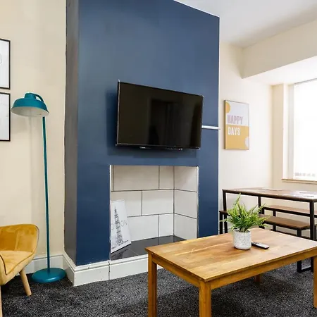 Jetson House - Luxury 4-bed With King Size Bedroom Near Etihad Feriehus