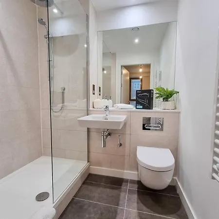 Holiday home Luxury Centre Townhouse With Parking *
