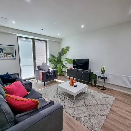 בית נופש Luxury Centre Townhouse With Parking מנצ'סטר