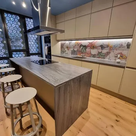 Stunning Luxury Centre Townhouse With Hot Tub 아파트