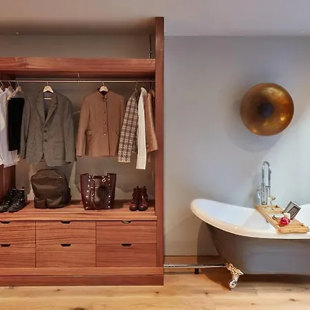 Stunning Luxury Centre Townhouse With Hot Tub 맨체스터