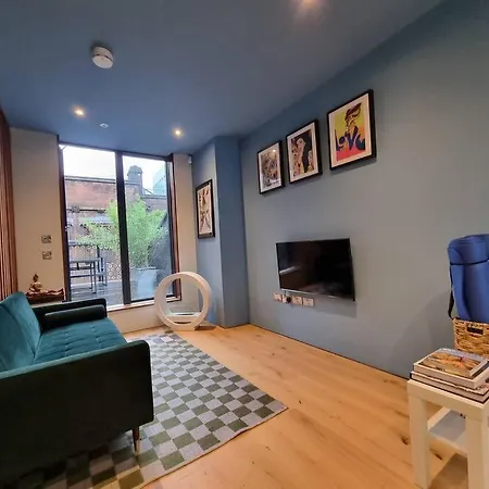 Stunning Luxury Centre Townhouse With Hot Tub Манчестер